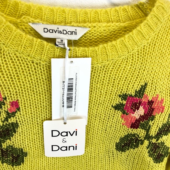 Davi&Dani Floral Knit Distressed Sweater - Picture 5 of 5